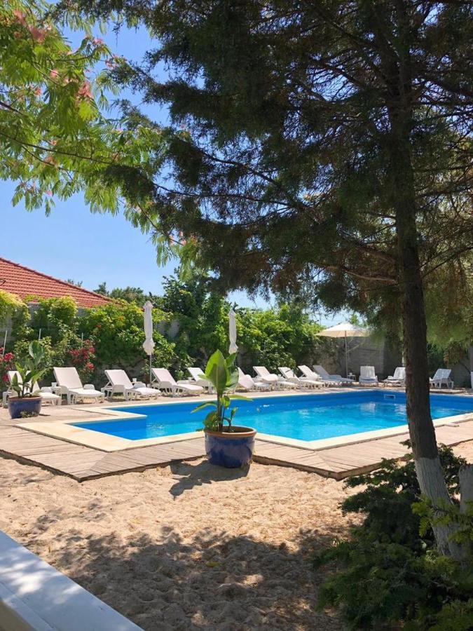 Casa Stavros Hotell Două Mai Exteriör bild